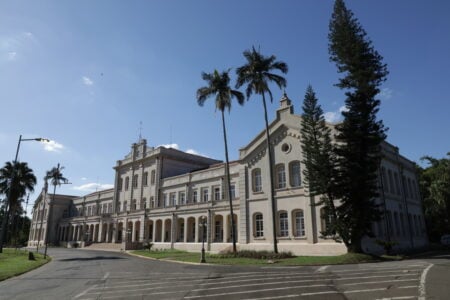 Após cerca de 900 dias de trabalho, a restauração do Edifício Central da Escola Superior de Agricultura Luiz de Queiroz (Esalq/USP).
