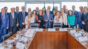 Indústria de alimentos anuncia R$ 120 bilhões em investimentos até 2026