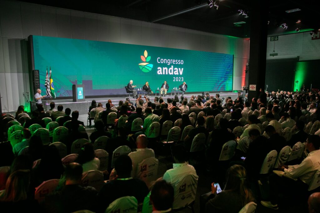 A abertura do 13º Congresso Andav ocorrerá em 6 de agosto, às 10h, na Plenária do Transamérica Expo Center, em São Paulo.