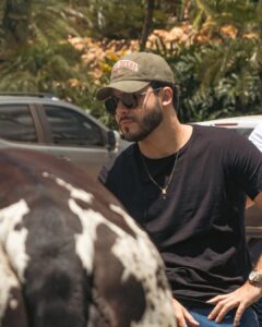 Sertanejo Murilo Huff arremata novilha por R$ 2 milhões