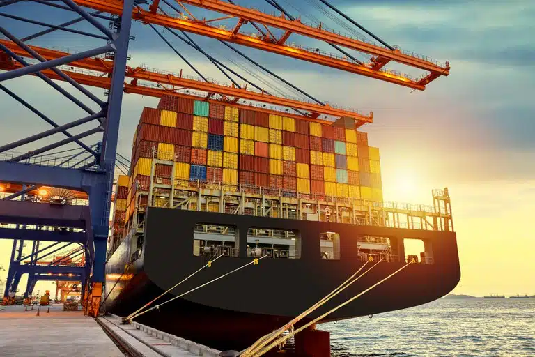 Conteiner utilizado em Porto para exportações