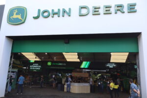 John Deere leva inovação e sustentabilidade à Agrishow 2025