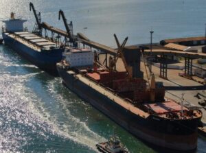 Brasil registra alta recorde em compras e exportações