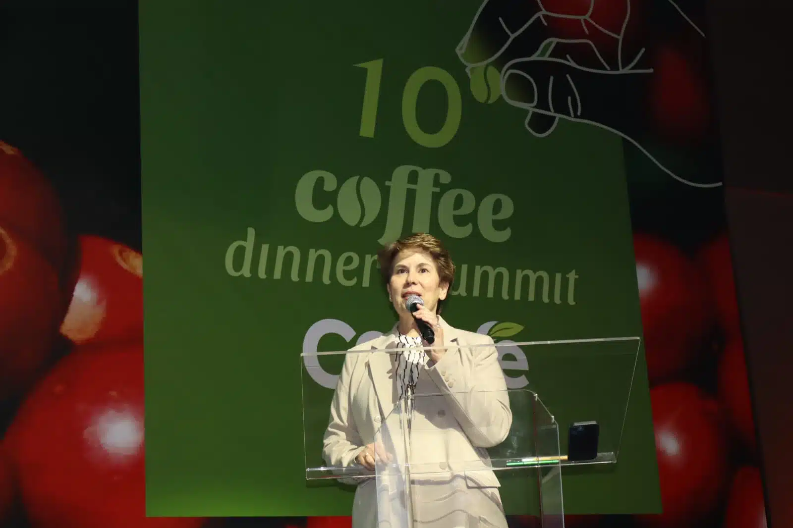 Vanúsia Nogueira durante discurso na abertura do 10º Coffee Dinner & Summit, em Campinas