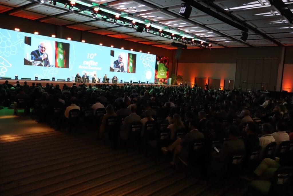 Público durante painel no 10º Coffee Dinner & Summit