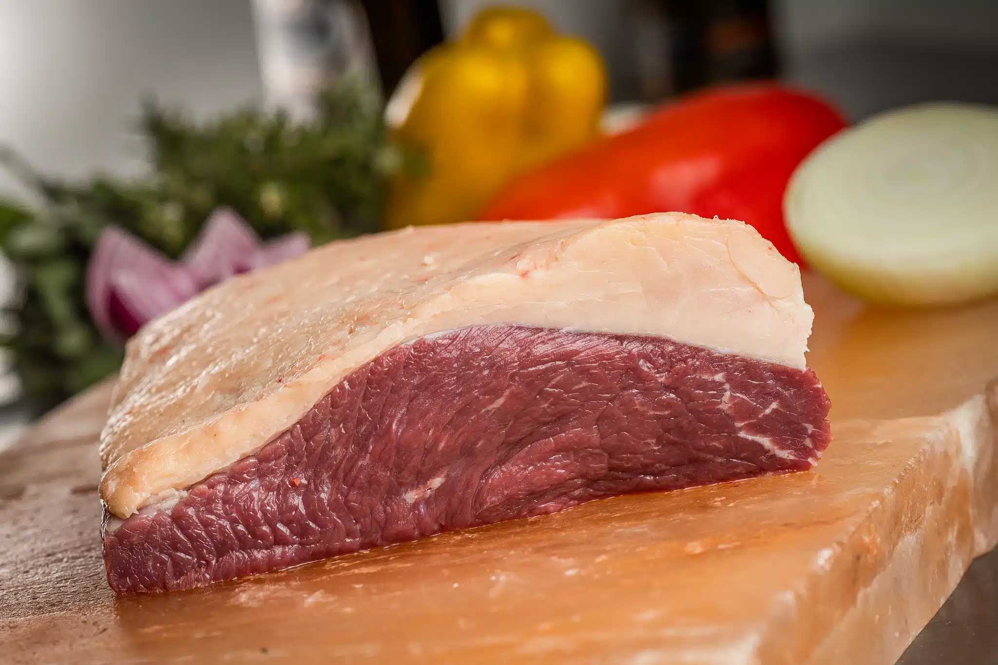 UE bloqueia produtos animais do Brasil; CNA cobra reação do governo. Leia mais e fique por dentro.