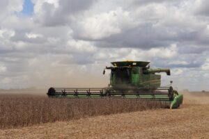 Centro-Oeste dribla tarifa de 50% dos EUA com força do agro