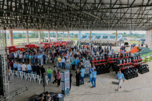 Agricultura familiar em Rondônia cresce com entrega de equipamentos agrícolas modernos