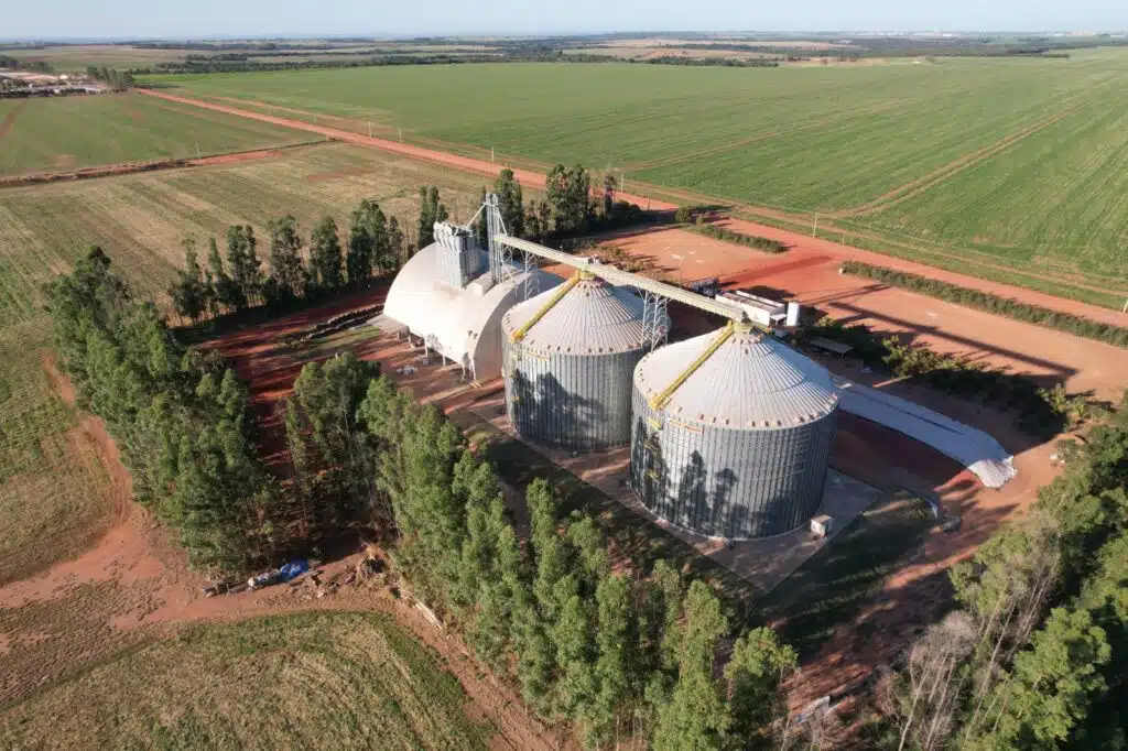 Silos para armazenamento de soja em Mato Grosso