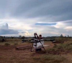 Em Tucumã, drone agrícola transporta água e piloto