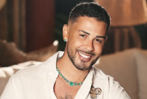 Carlinhos Maia é multado em R$ 1 mi por vídeo com ave em Noronha