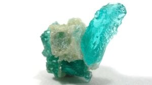Conheça a pedra rara da Paraíba que pode valer mais que diamante
