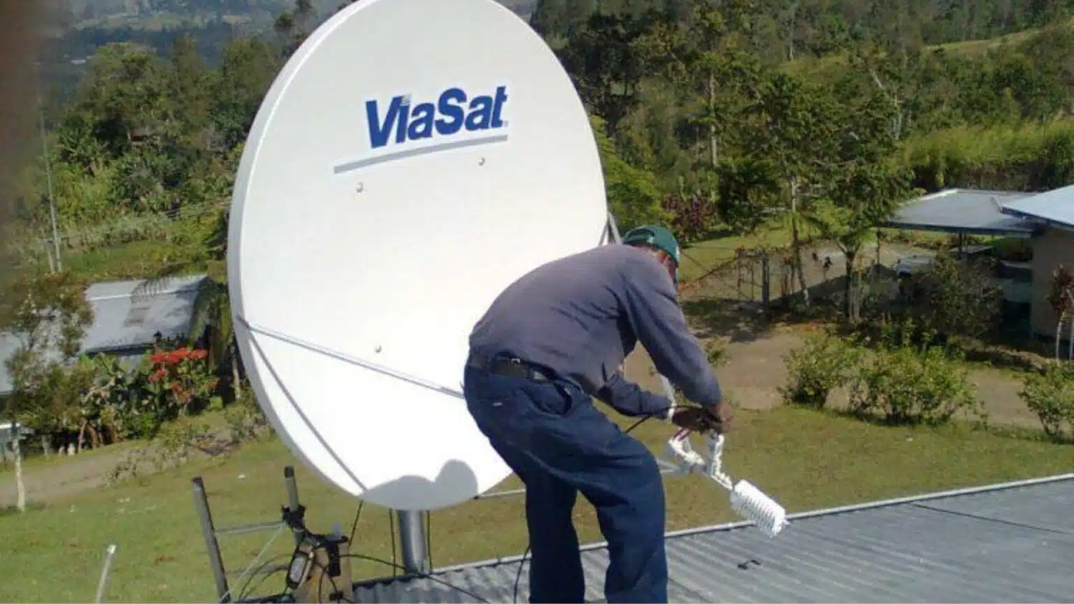 Viasat%20refor%C3%A7a%20opera%C3%A7%C3%A3o%20e%20vira%20rival%20da%20Starlink%20pela%20internet%20no%20campo