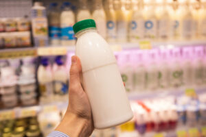 Preço do leite ao produtor sobe 33% no primeiro semestre de 2026