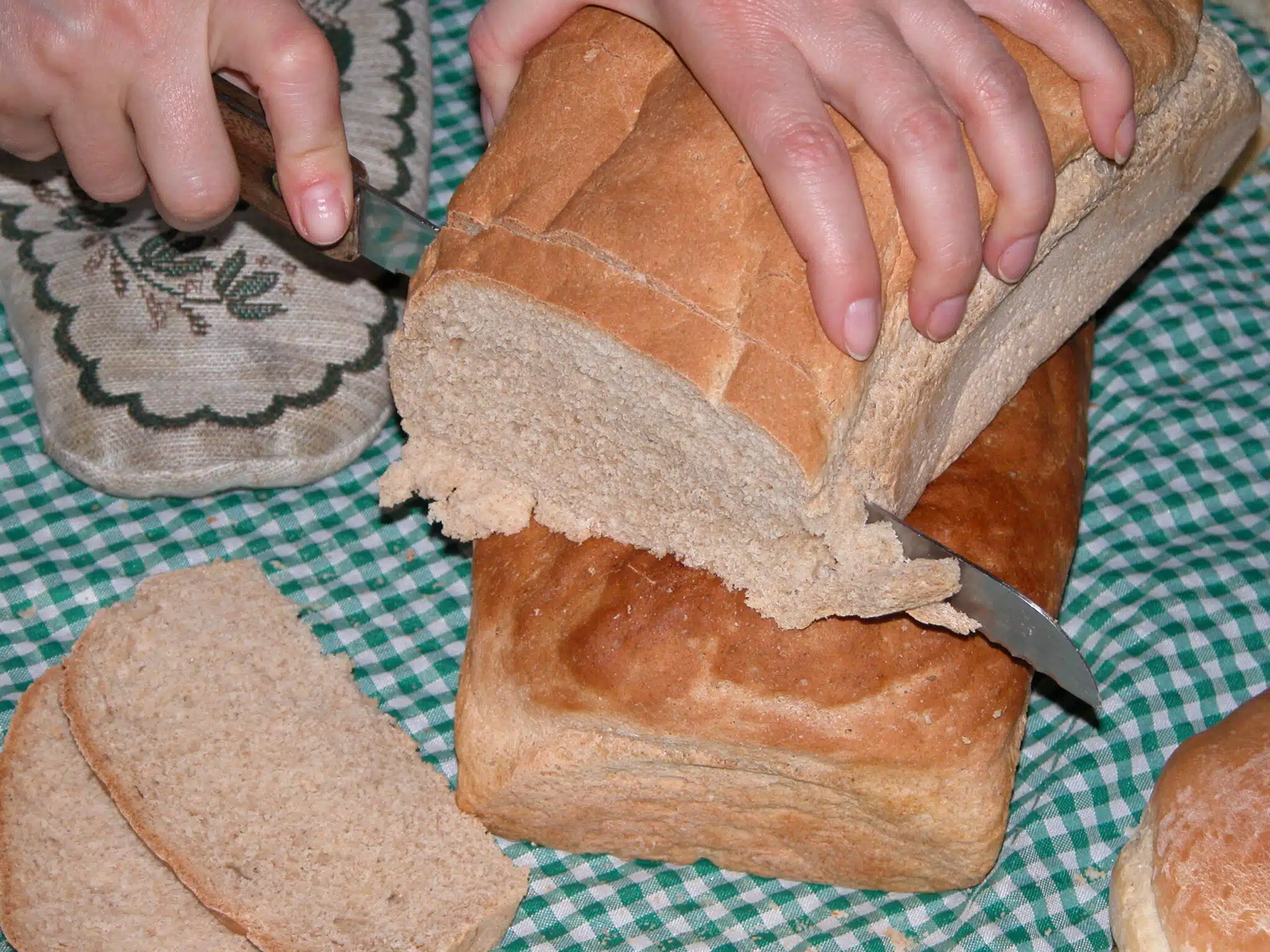 O pão é uma fonte de alimentação em muitas culturas desde a antiguidade