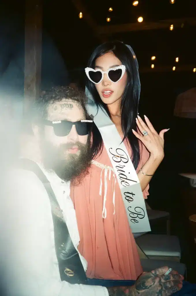 Post Malone e Christy Lee comemoram noivado realizado em rancho nos Estados Unidos
