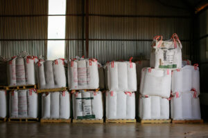 Fertilizantes em um galpão