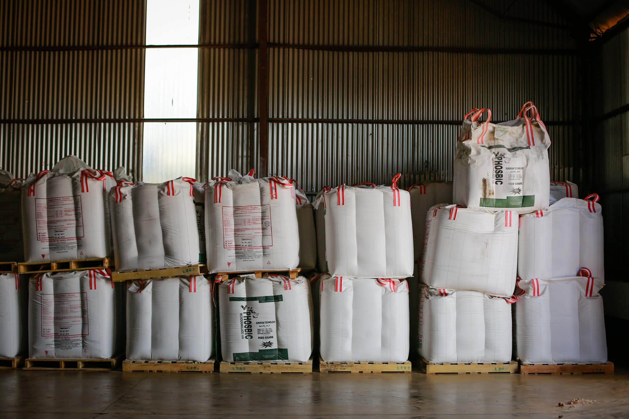 Fertilizantes em um galpão