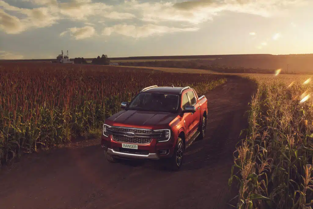 Ford Ranger supera Toyota Hilux nas vendas de picapes médias em setembro de 2026