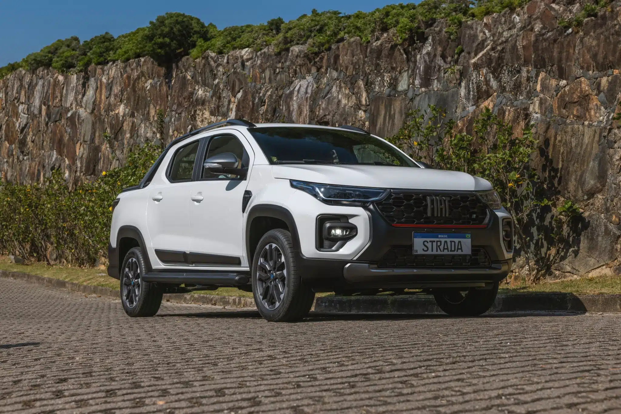 Fiat Strada domina vendas de picapes pequenas e abre vantagem sobre Volkswagen Saveiro