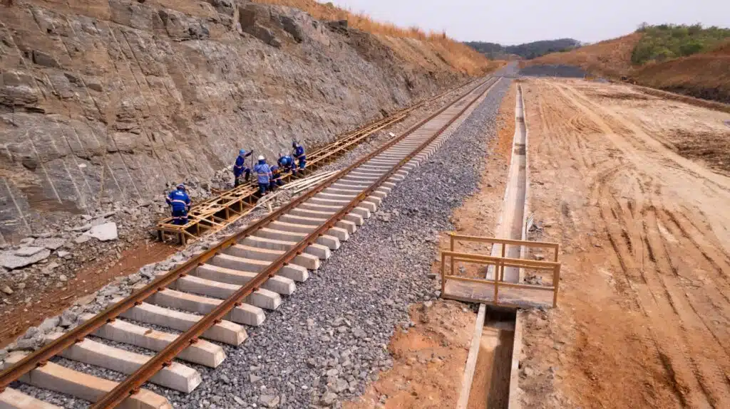Obras da Ferrovia de Integração do Centro-Oeste, a FICO, em trecho entre Goiás e Mato Grosso