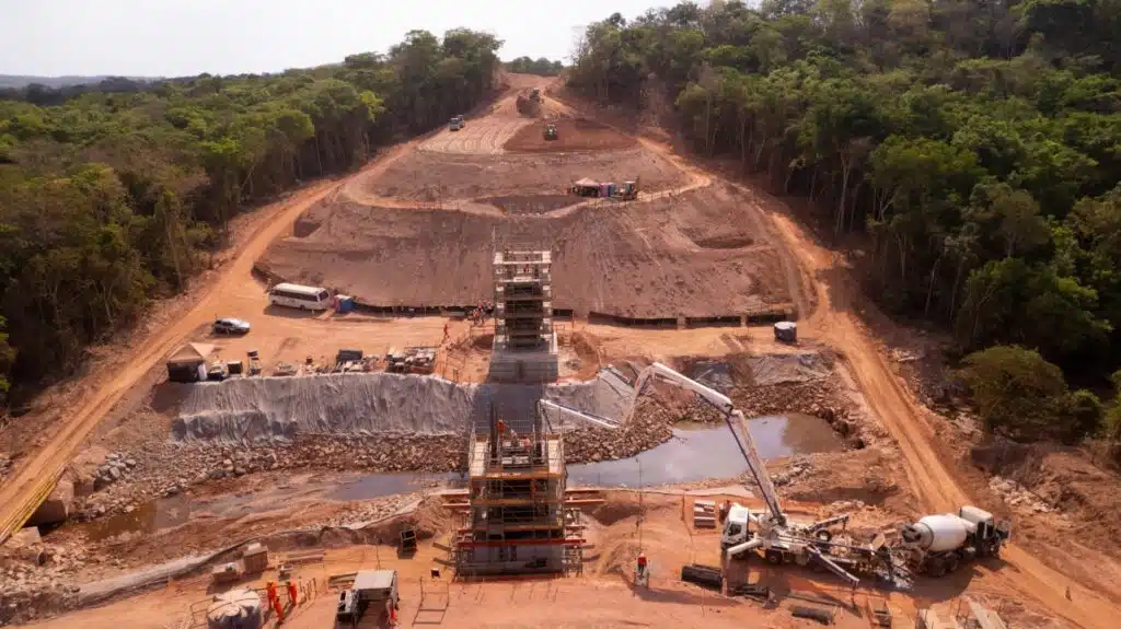 Ferrovia em construção no Centro-Oeste integra projeto de ligação ferroviária do Brasil ao Pacífico