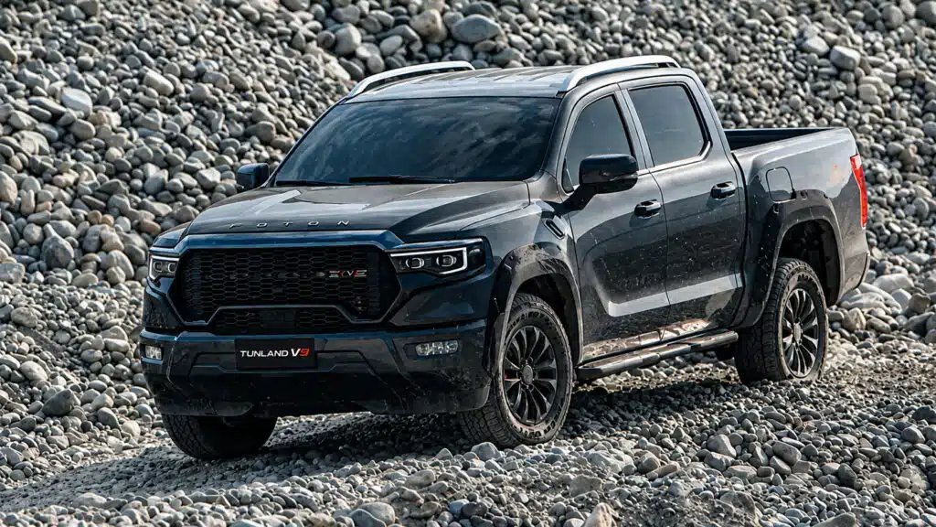Foton Tunland em meio a terreno de difícil acesso