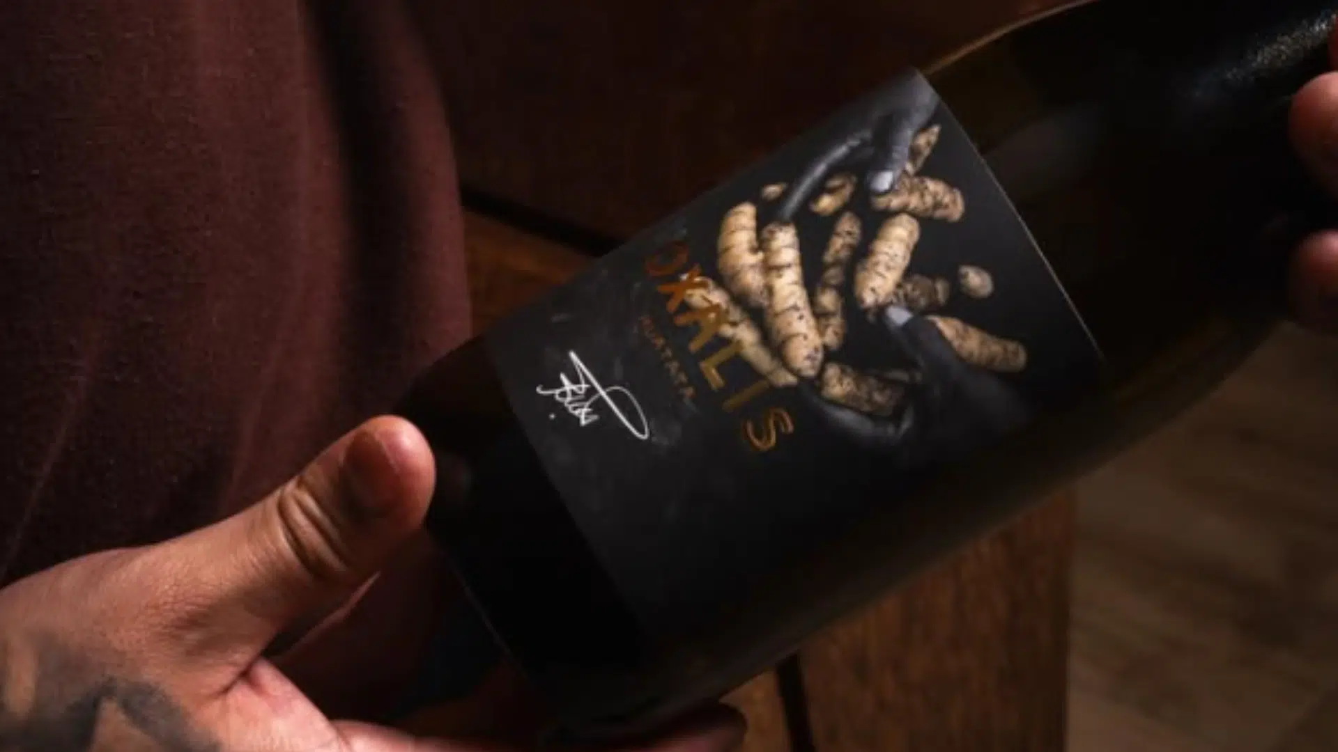 A oca, tubérculo andino cultivado há séculos, ganhou nova função como base para uma bebida fermentada chamada “vinho de batata”